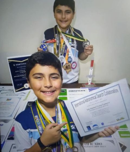 MAIS DE 25 PREMIAÇÕES DE OLIMPIADAS CIENTIFICAS, E MAIS DE 60 CERTIFICAÇÕES.