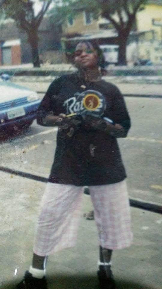 Chegando do Festival de Dança de Rua no Rio de Janeiro troféu de segundo lugar nas mãos.
Grupo Raizes