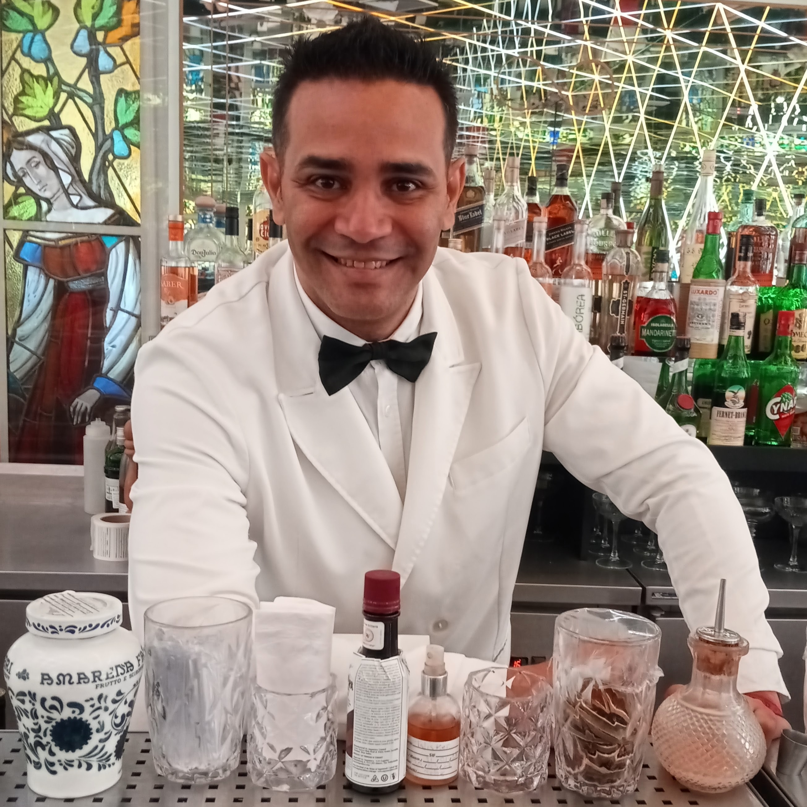 Servir ao próximo é um ato de amor e superação. 