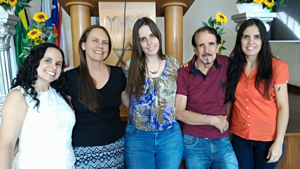 Foi tirado na igreja que frequentamos. 