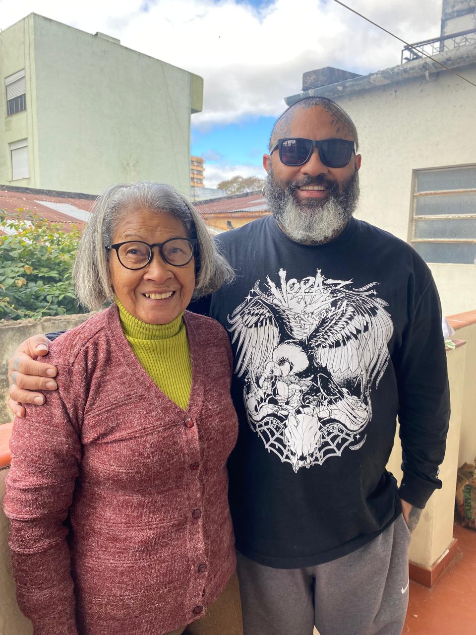 Aniversário dessa guerreira, que me criou da melhor forma possível, mulher negra, mãe solteira, costureira, nesse dia completando 83 anos de idade 
