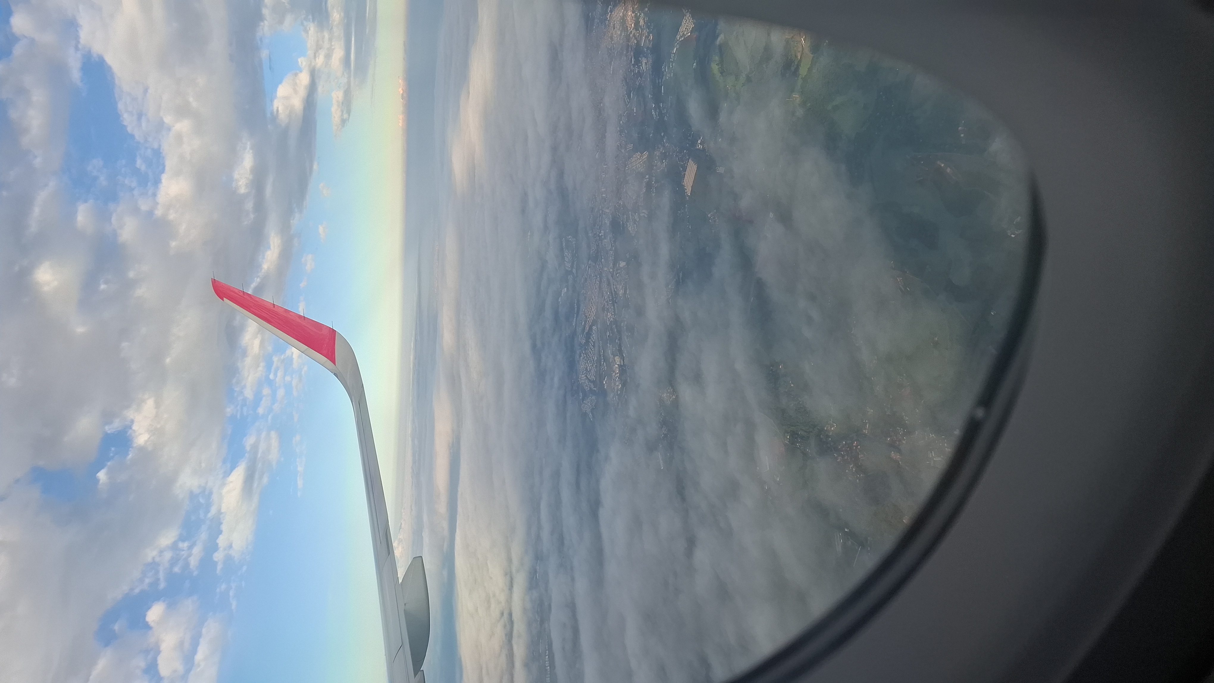 As pessoas me acharam corajosa por viajar sozinha sendo de menor, mas confesso que eu estava com medo. Tirei essa foto porque gostei tanto da vista que o medo foi embora 