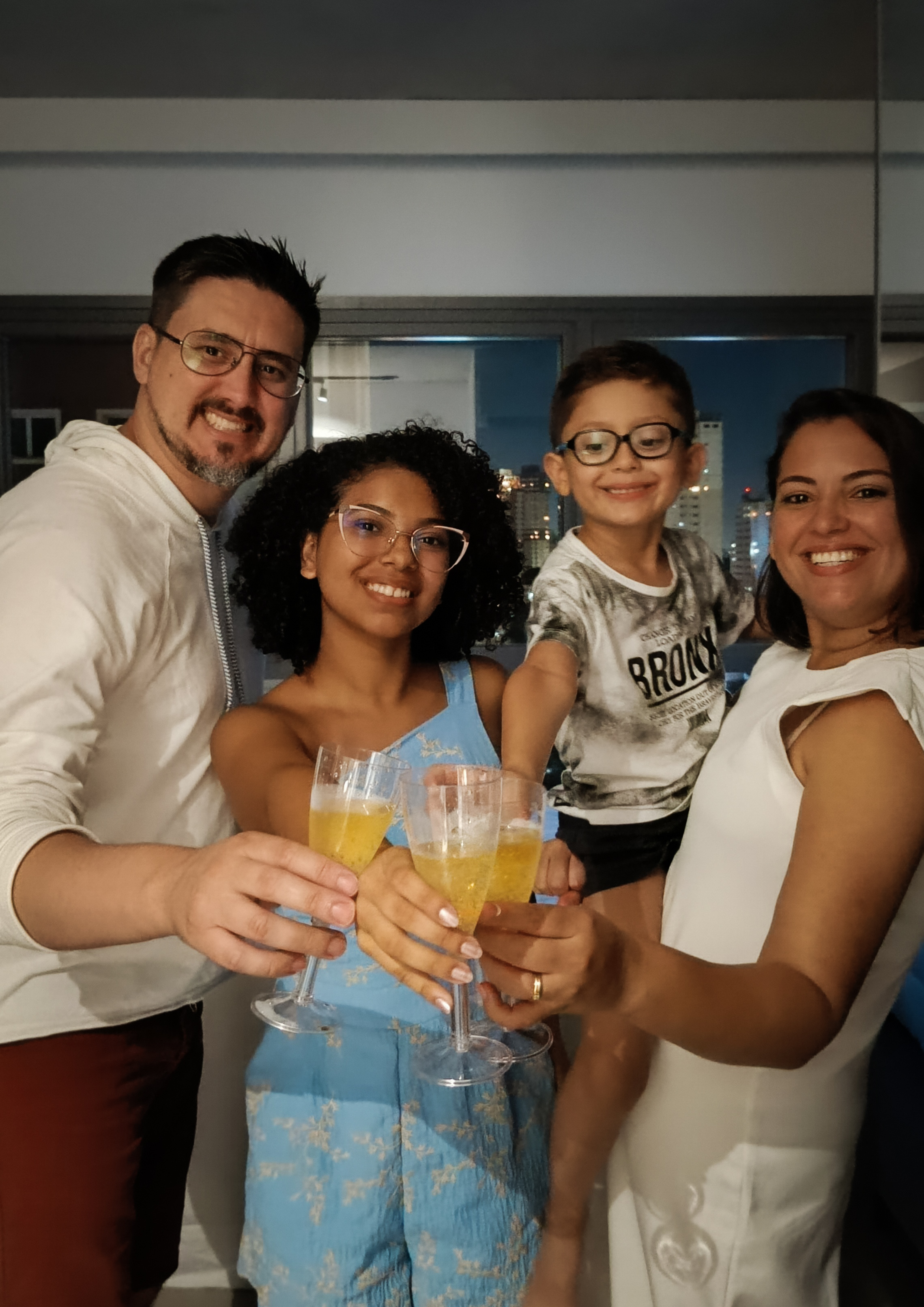 A família da minha tia sempre vinha para nossa cidade nas férias, dessa vez, um pedaço de cá foi para lá 