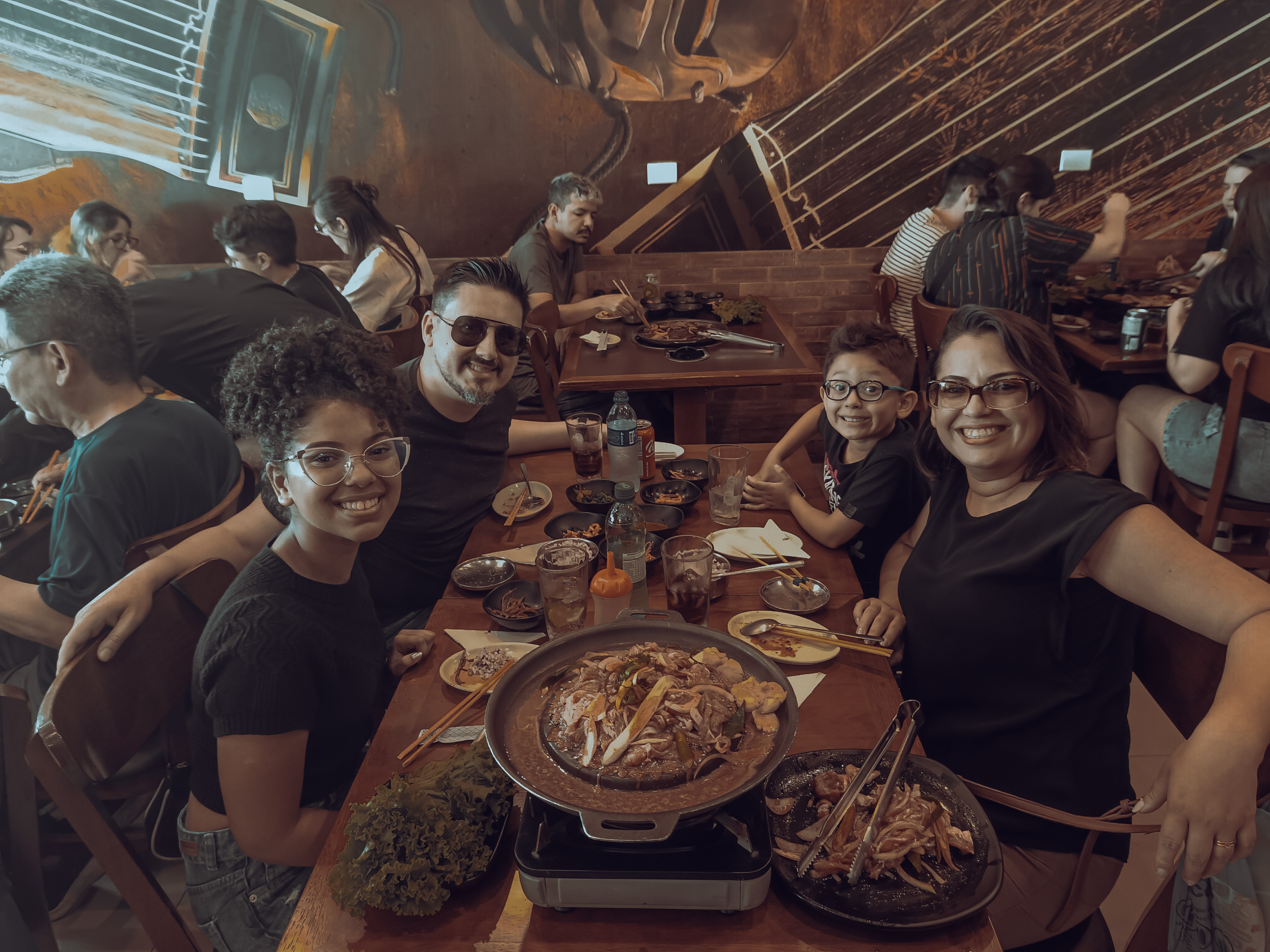 Eu comi muitas comidas que eu nunca tinha comido e que vão ficar marcadas em minha memóriapara sempre, mas sem duvidas a comida coreana foi a melhor comida que eu já comi na minha vida inteira! É surreal de bom 