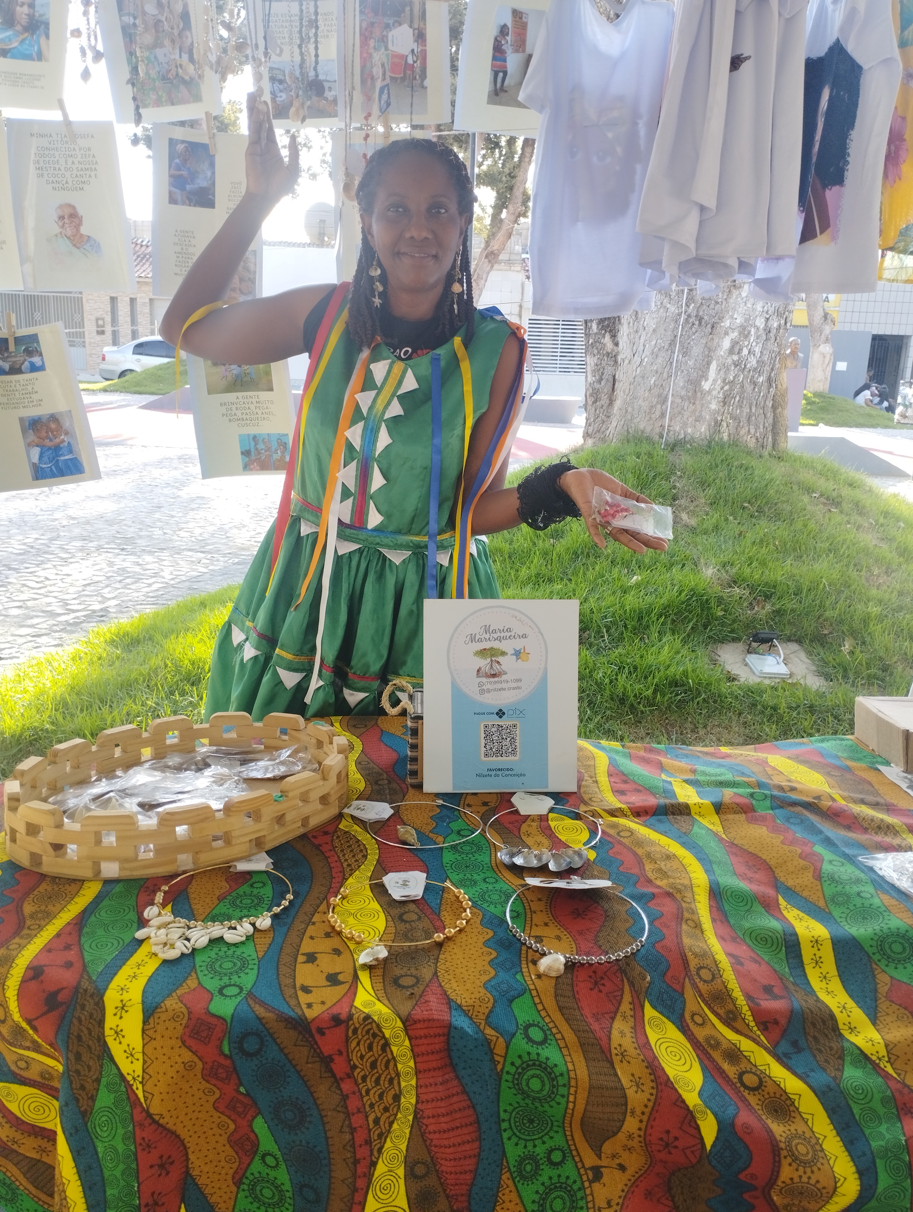 Feira literário na cidade de Araujo o levei o trabalho  Intitulado Minhas Raízes, trazendo as histórias das raízes, de onde viemos. Represeny se