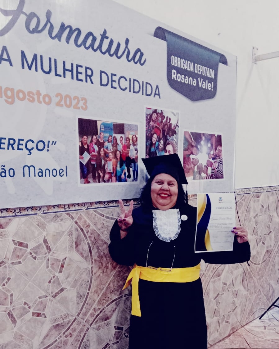 Eu fiz curso no Instituto Mulheres que Decidem, essa foto foi tirada no dia da formatura.