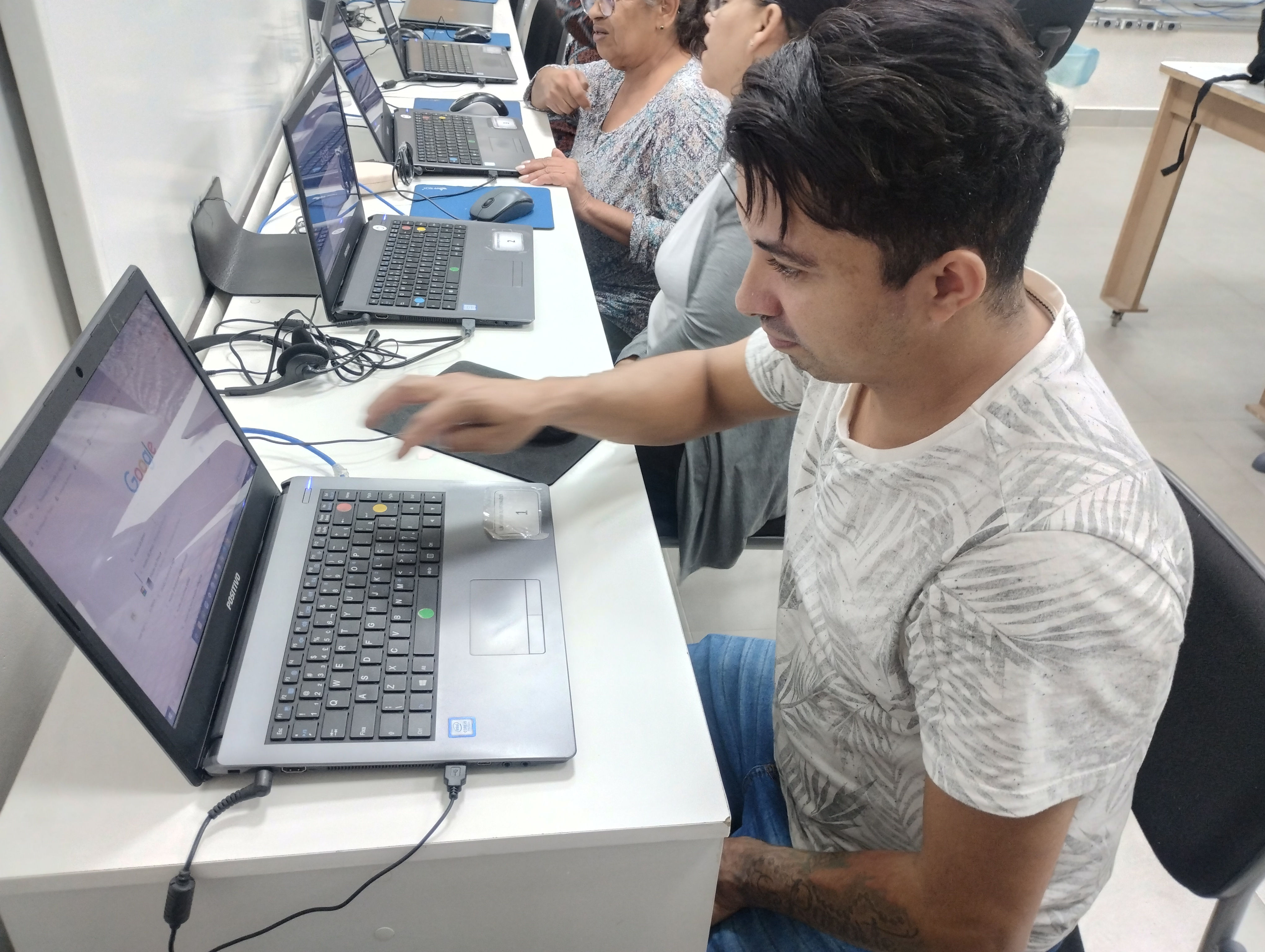 USAMOS O WORD PARA DIGITAÇÃO DA BIOGRAFIA E APRENDEMOS A SALVAR ARQUIVO, ABRIR ARQUIVO, SELECIONAR, COPIAR E COLAR NO SITE.