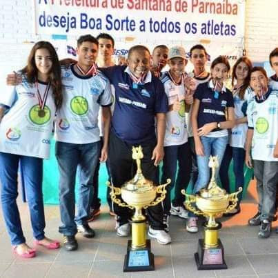 A EQUIPE ENXADRISTITICA DA CIDADE DE SANTANA DE PARNAÍBA FOI CAMPEÃ DE XADREZ NOS JOGOS REGIONAIS NA CIDADE DE SÃO ROQUE / SP