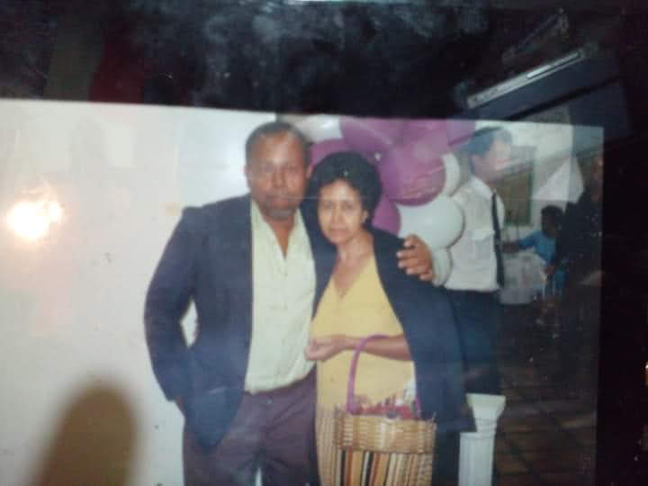 EU E A MINHA ESPOSA - PRINCESA CINTILANTE FOMOS HOMENAGEADOS DANÇANDO A MÚSICA: 