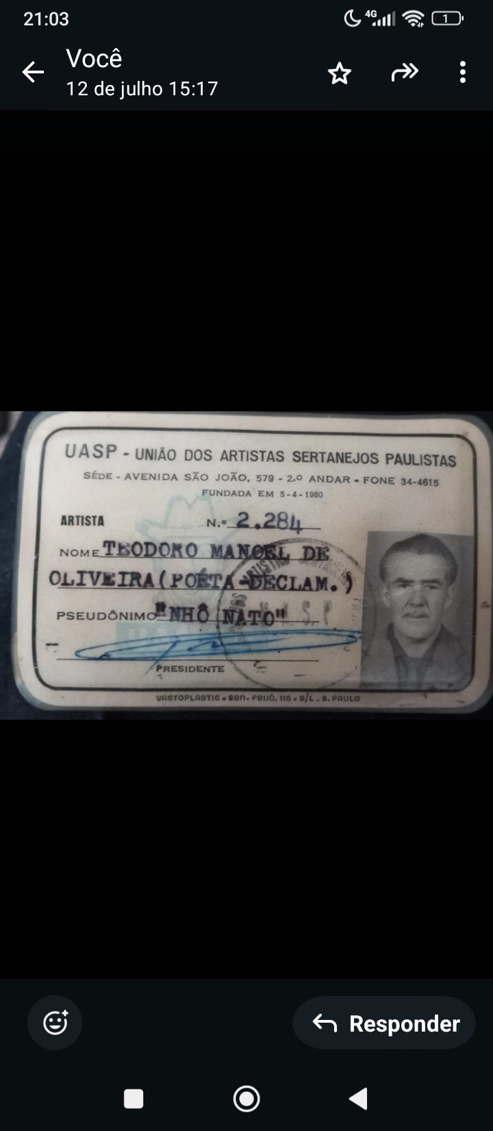 Era o sonho dele ser poeta profissional e lutou até conquistar o registro.