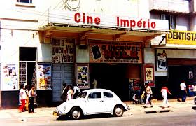 Amendoim, matinês e as trocas de gibis...