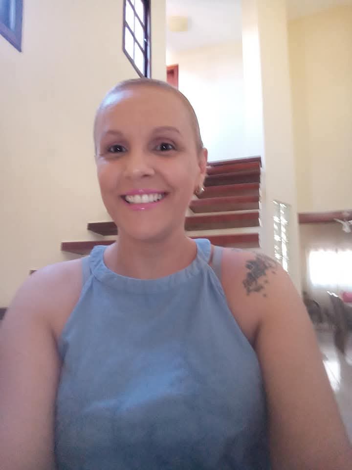 Quando fazia quimio,carequinha e sorridente! Deus estava comigo!