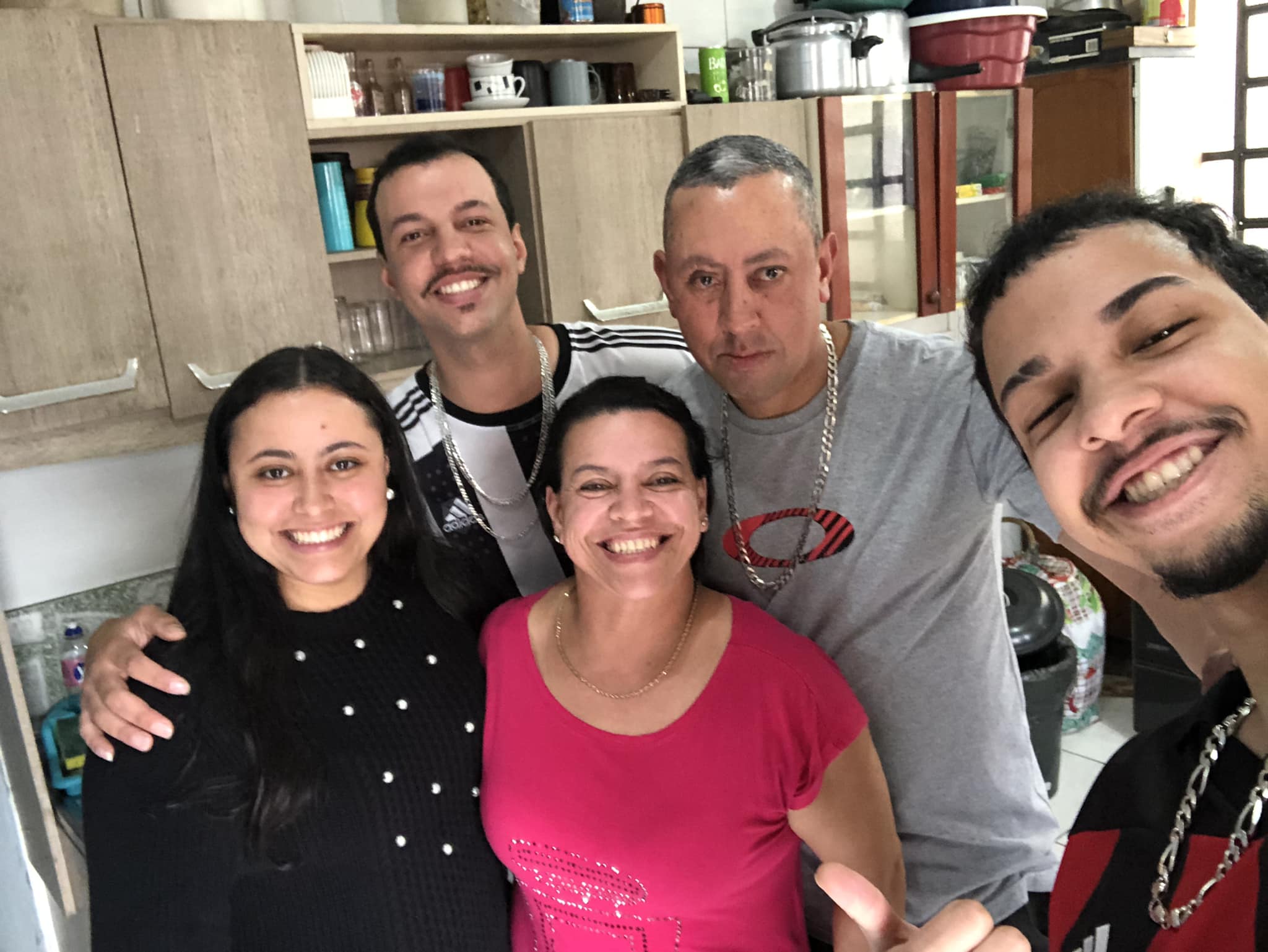 Momento de reunião da família, uns dos últimos registros de todos juntos e com saúde.