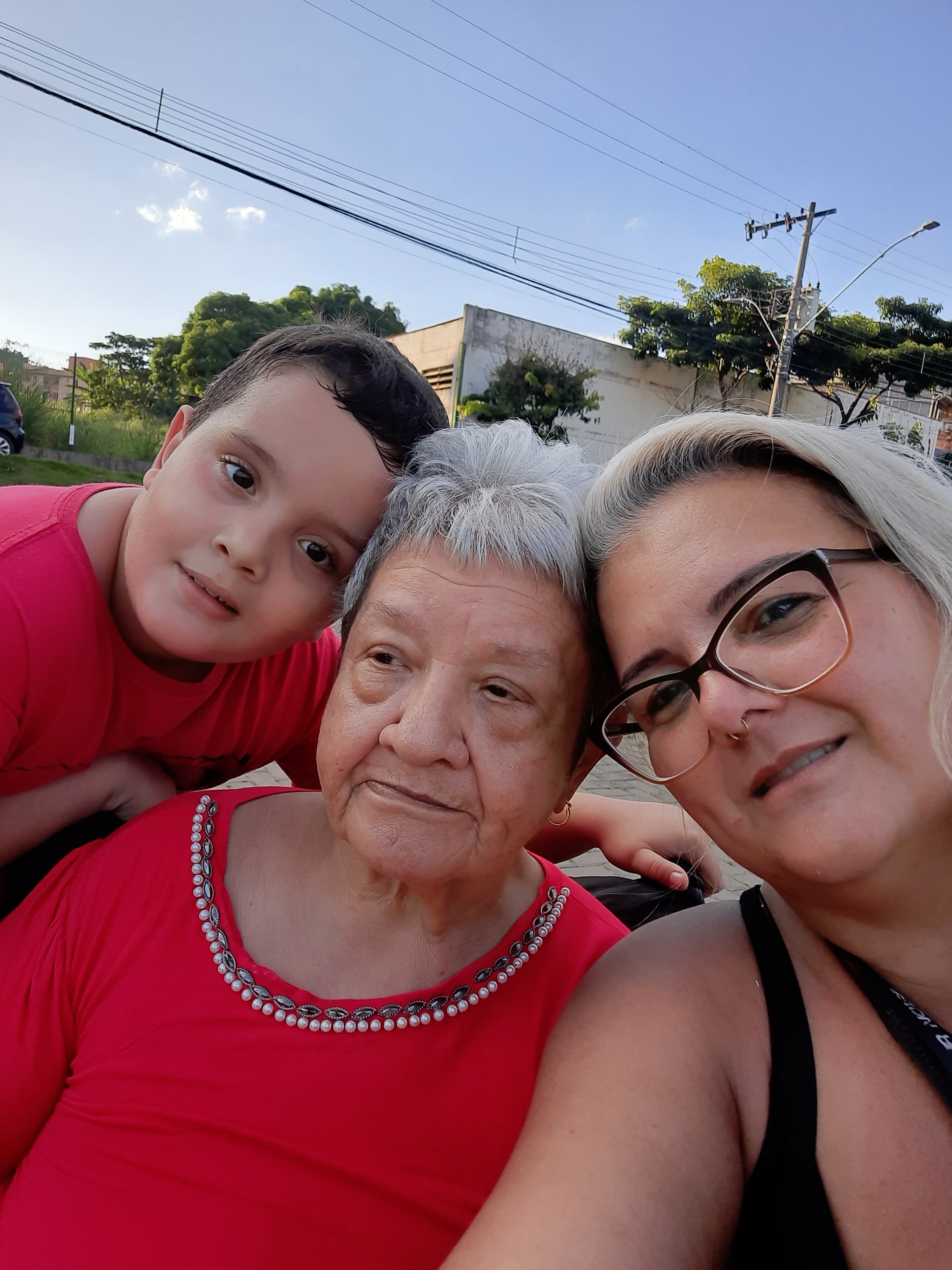 Eu, minha mãe e meu filho autista