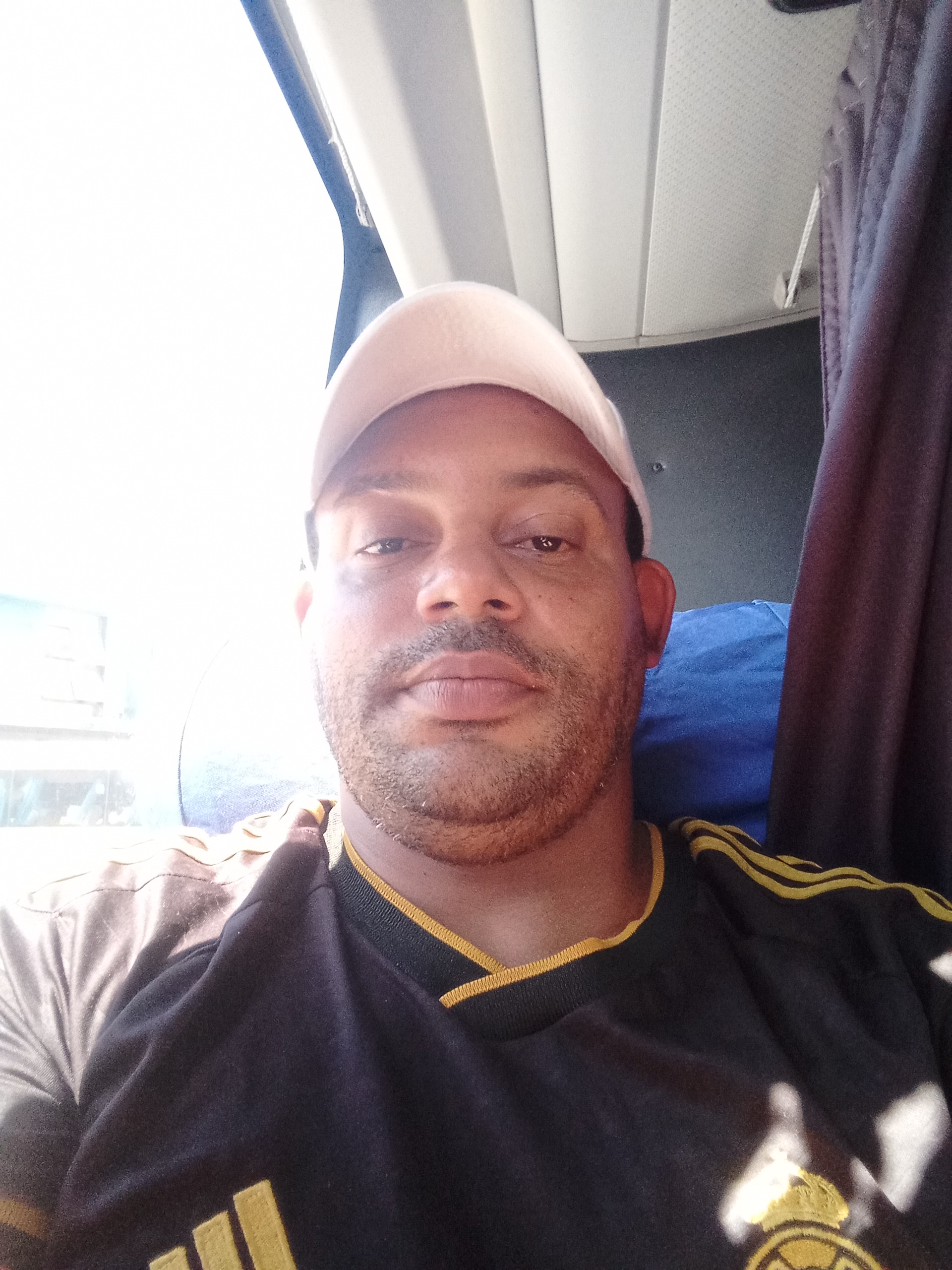 Eu indo conhecer minha mae e familia