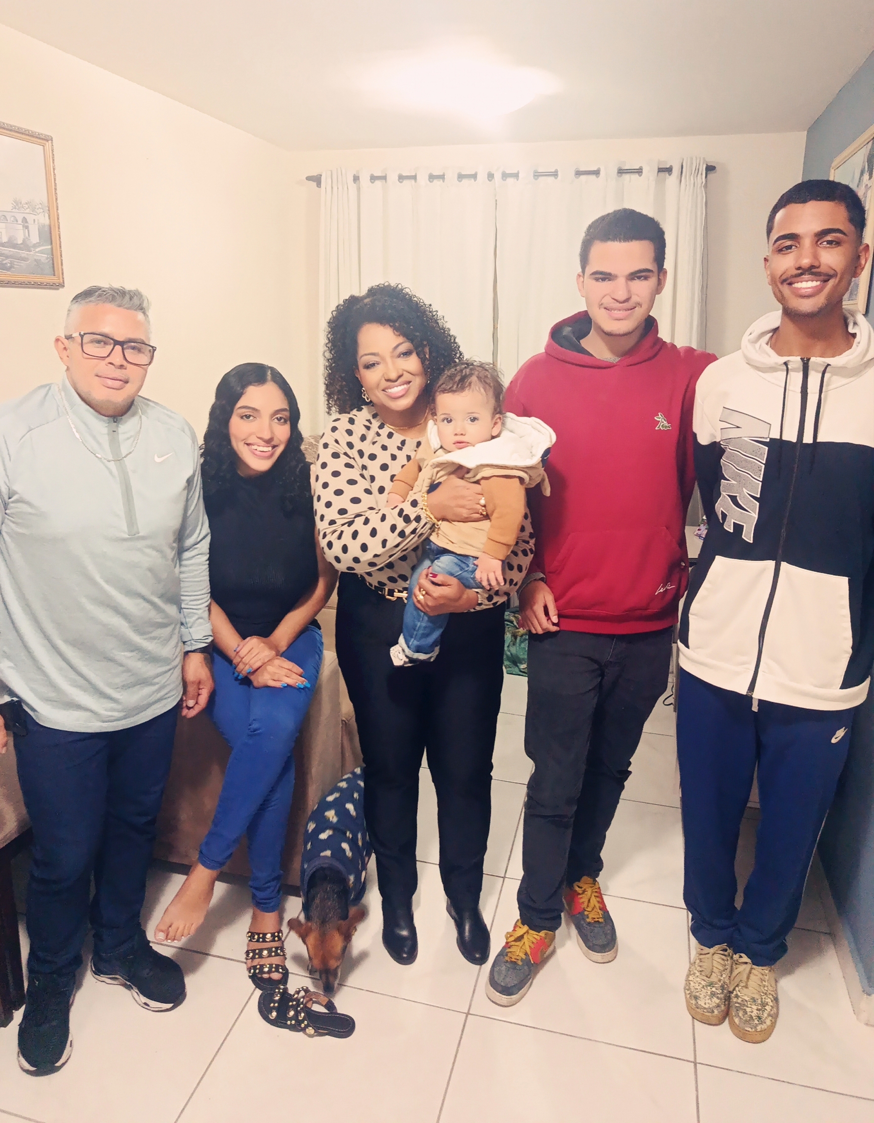 DIVORCIADA VINDO PARA CURITIBA COM UMA MALA, TRÊS CRIANÇAS E UM SONHO. 