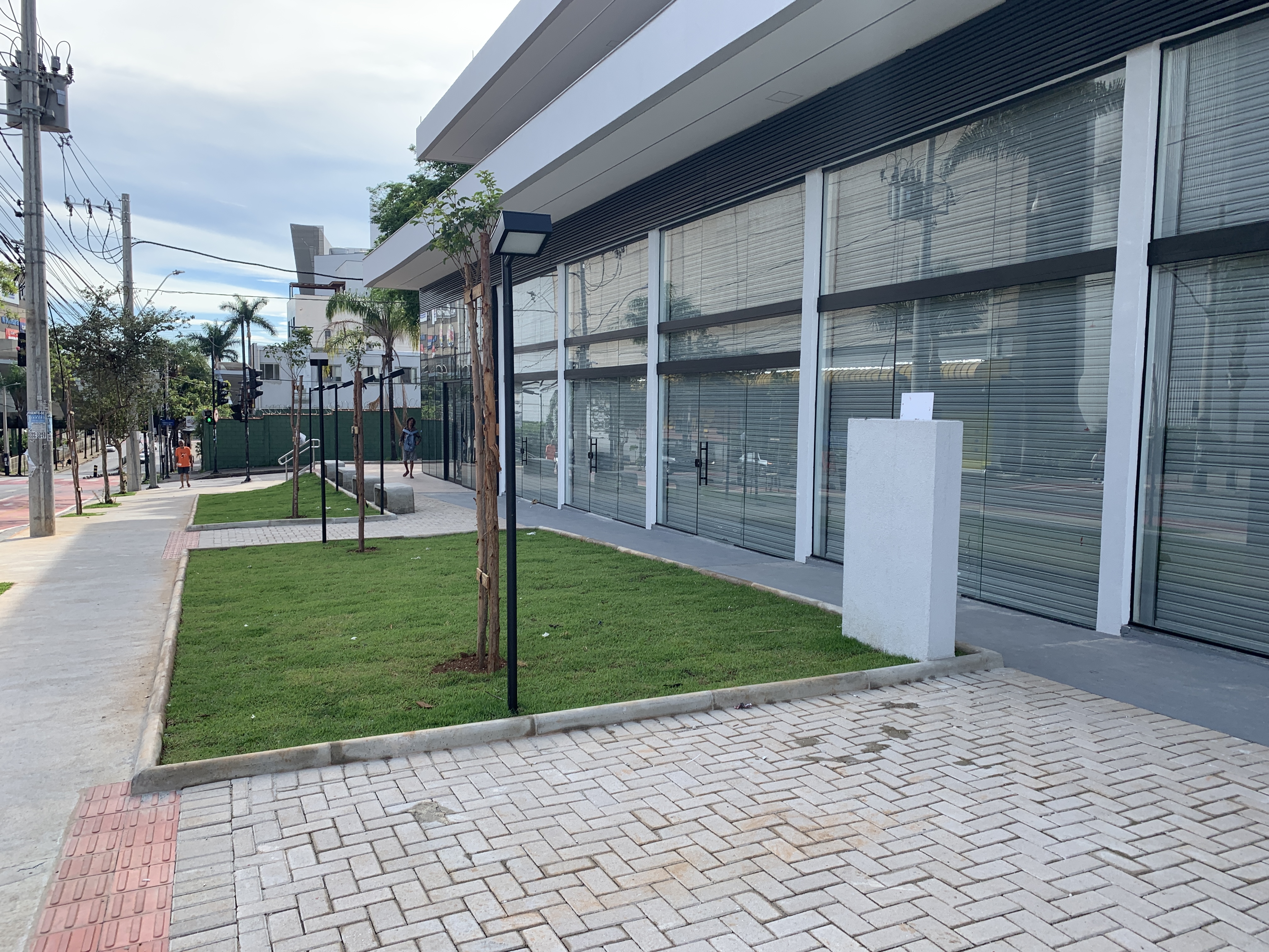 Novíssimo Condomínio Comercial. Av. Afonso Vaz de Melo. Barreiro de Baixo, BHte