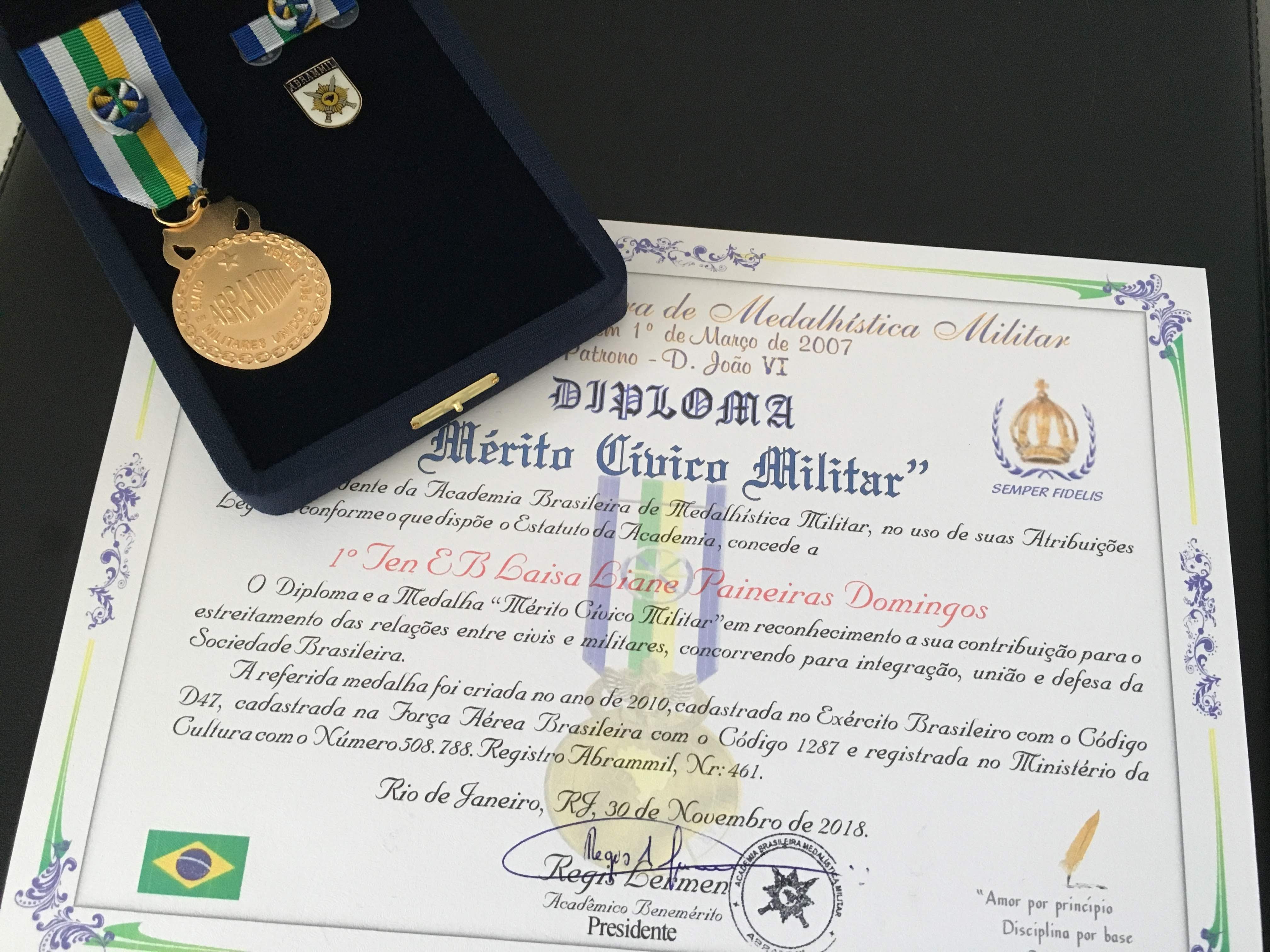 Honraria recebida em reconhecimento aos serviços prestados ao Exército Brasileiro, como Oficial Técnico Temporária Fisioterapeuta. 