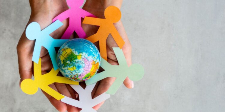 Paulo Roberto Esequiel de Mendonça analisa programas sociais e os impactos nas comunidades