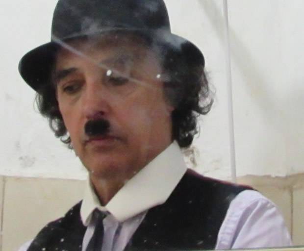 ATUALMENTE TRABALHO E DISTRIBUO MINHAS FOTOS. FIGURINO NA WEB 