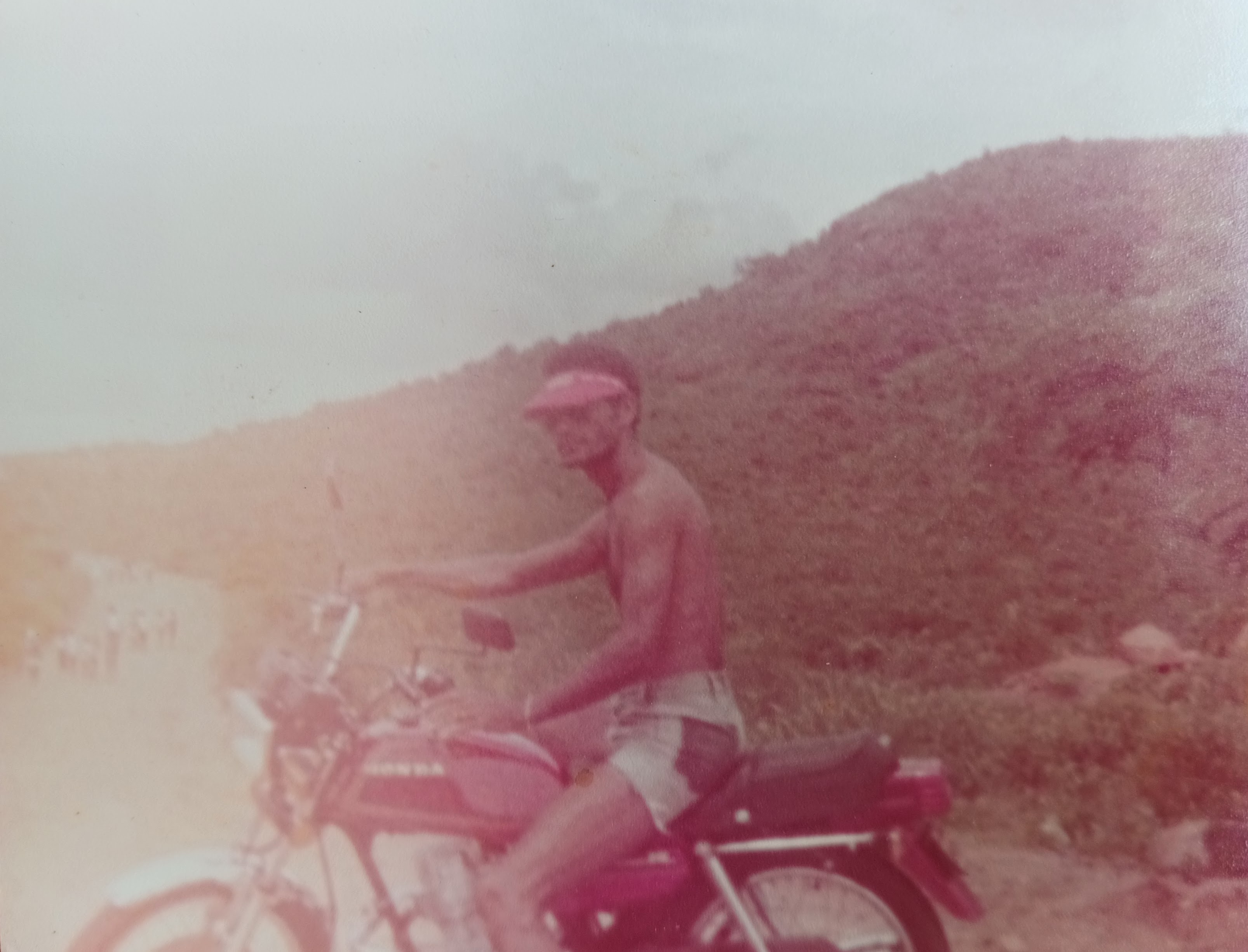 Amigo, conterrâneo e parceiro de futebol, responsável pelo emprego nas obras da barragem de Itaparica. 