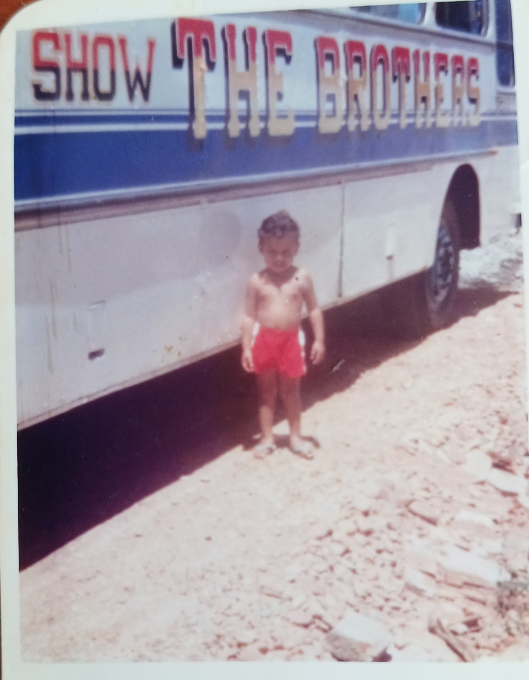 ônibus da banda The Brothers